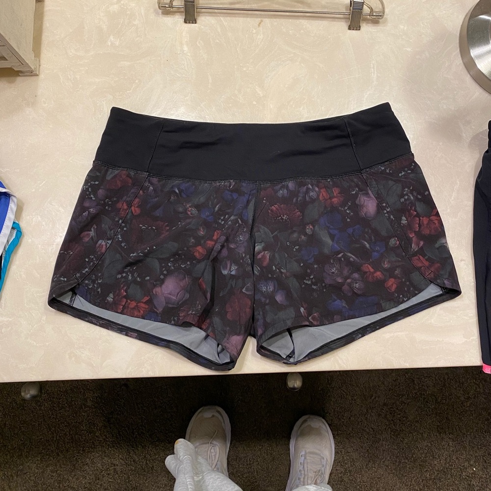 Lulu lemon shorts!!